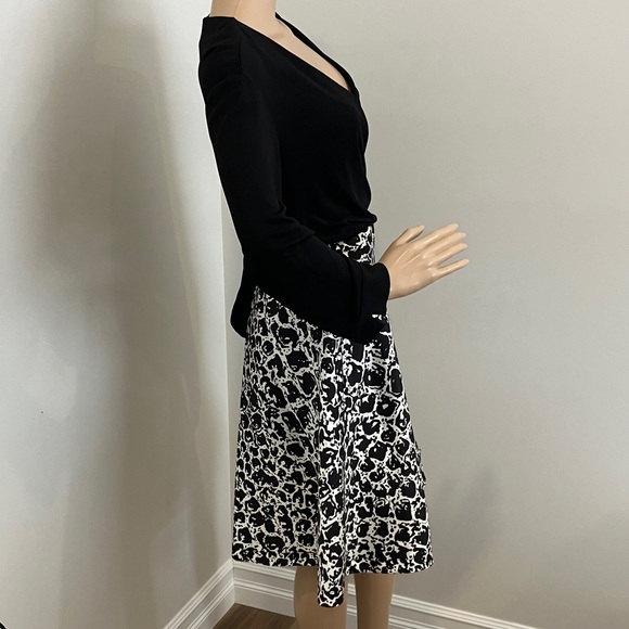 Diane Von Furstenberg - Like New Black and White Patterned Midi dress - Picture 5 of 16